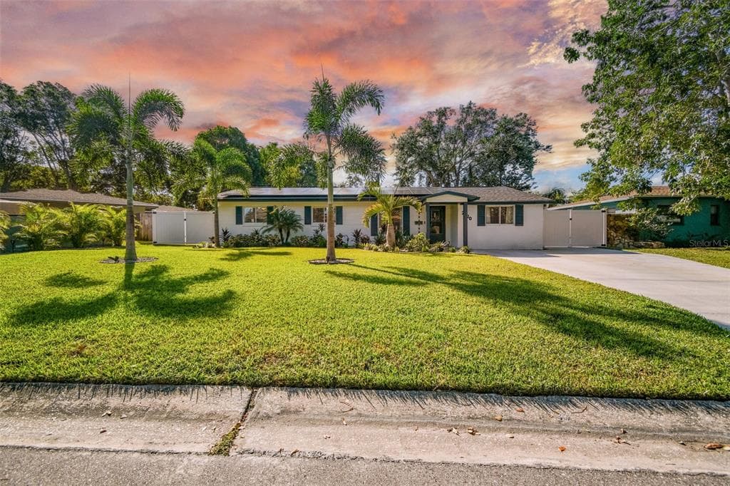 2120 68TH AVENUE S ST PETERSBURG, FL 33712