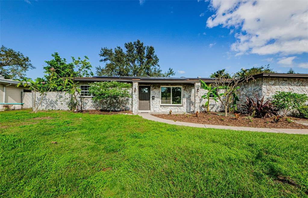 1829 67TH AVENUE N ST PETERSBURG, FL 33702