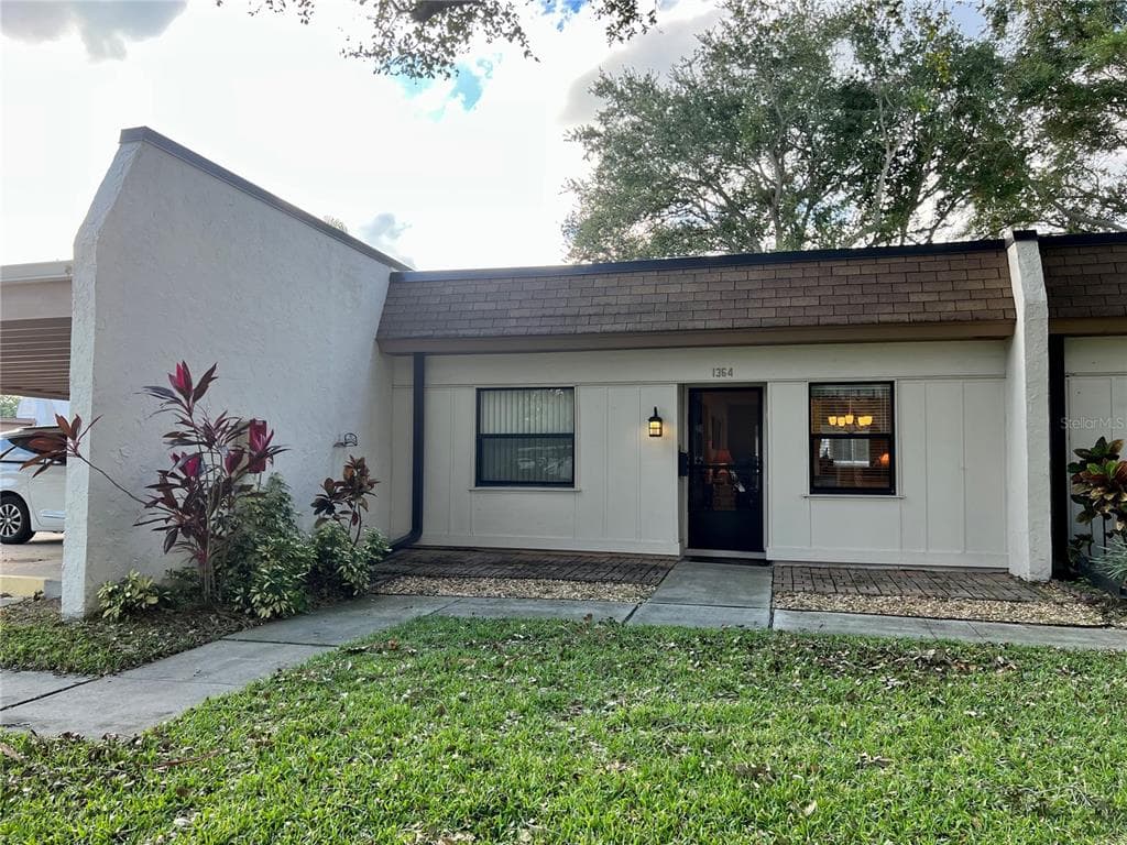 1364 MISSION HILLS BOULEVARD UNIT 33-A CLEARWATER, FL 33759