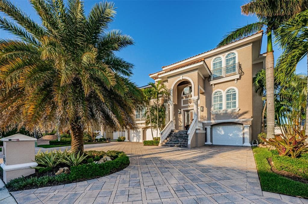 5951 BAYVIEW CIRCLE S GULFPORT, FL 33707