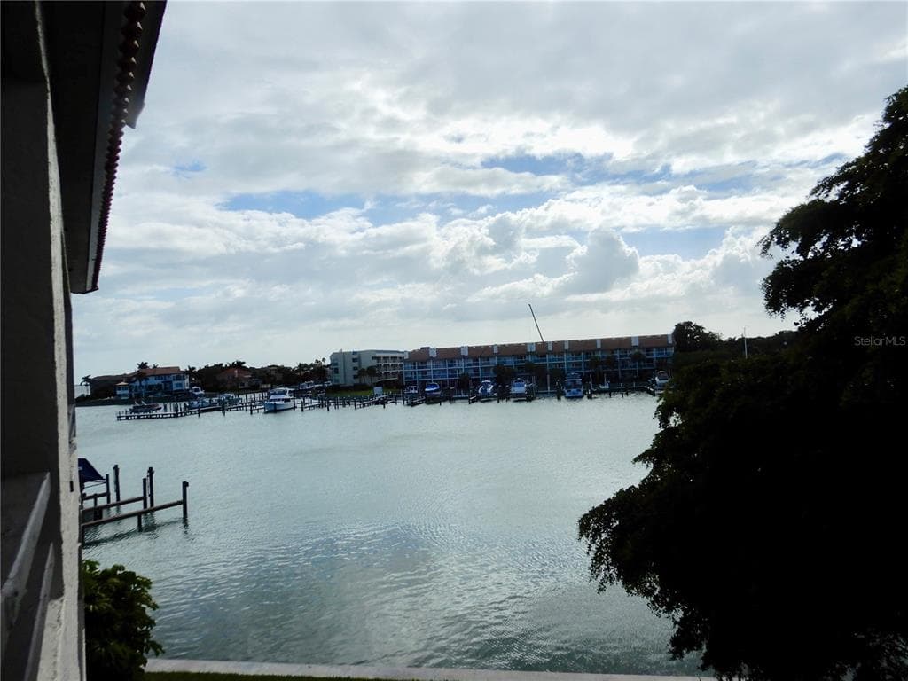 106 1ST STREET E UNIT 210 TIERRA VERDE, FL 33715