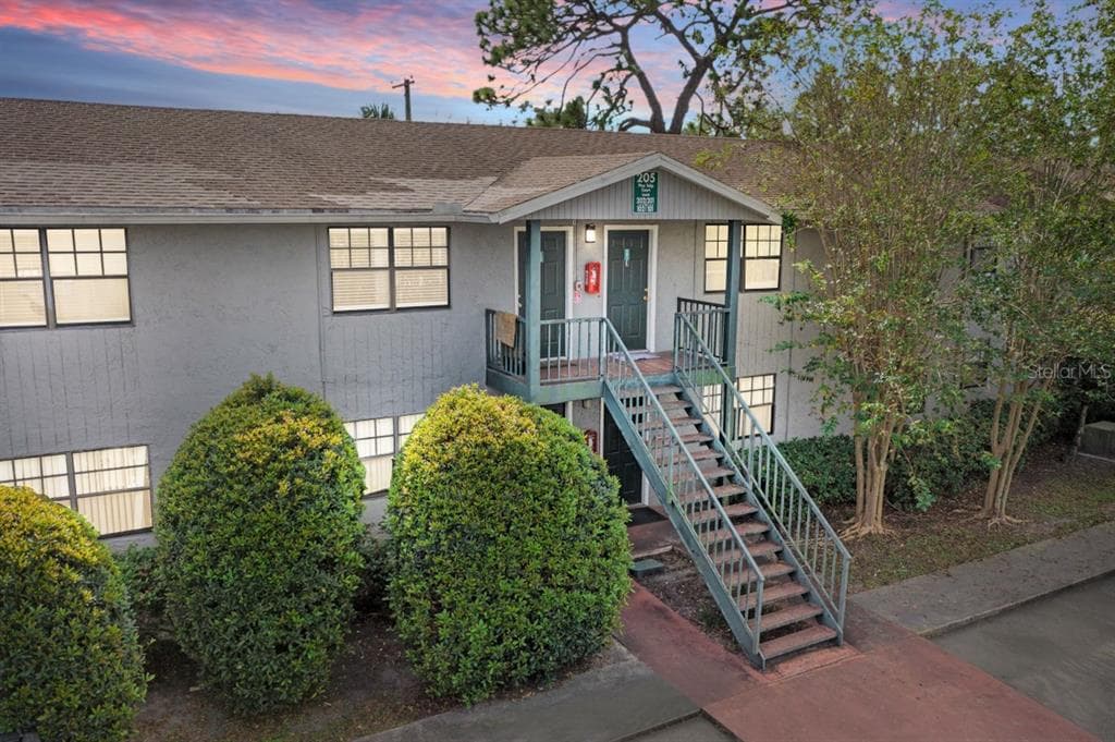 205 PINE TULIP COURT UNIT 101 TAMPA, FL 33612