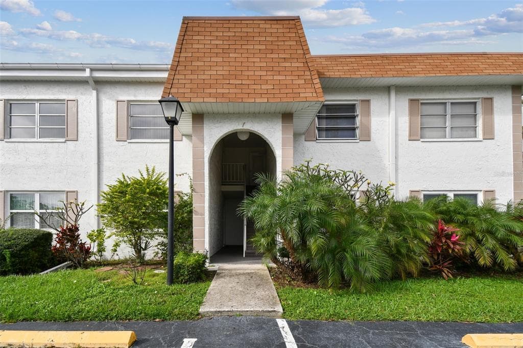 379 S MCMULLEN BOOTH ROAD UNIT 74 CLEARWATER, FL 33759