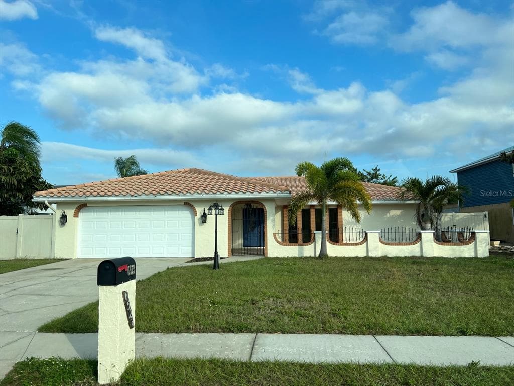 6523 KING PALM WAY APOLLO BEACH, FL 33572