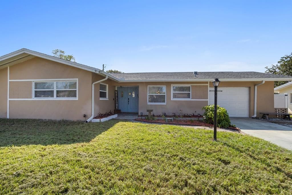 13730 BARBADOS DRIVE SEMINOLE, FL 33776