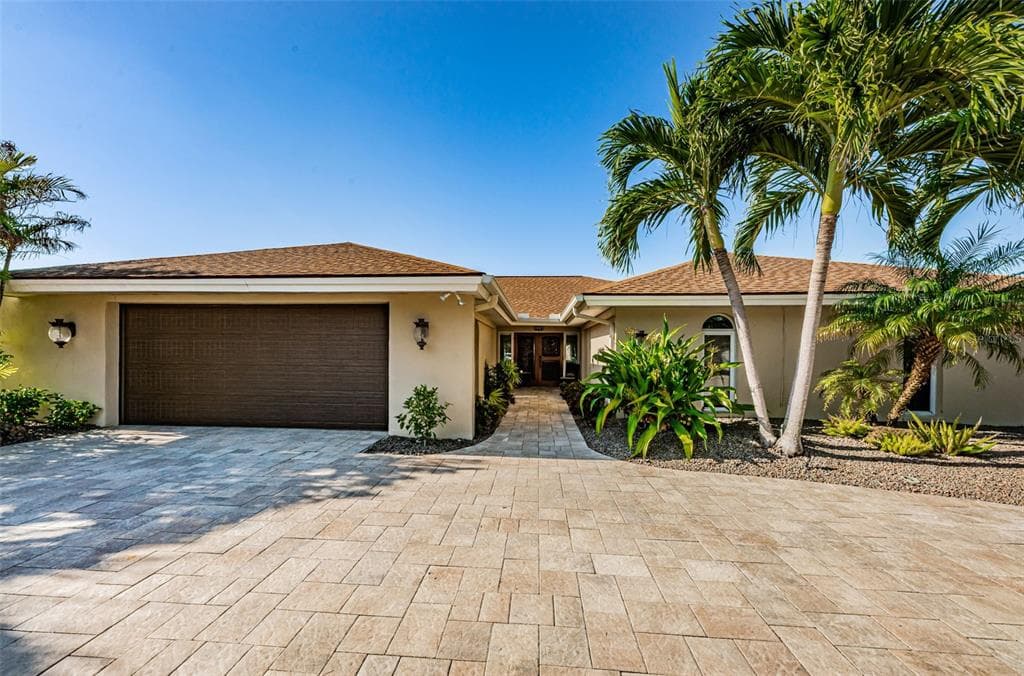 460 HARBOR DRIVE N INDIAN ROCKS BEACH, FL 33785