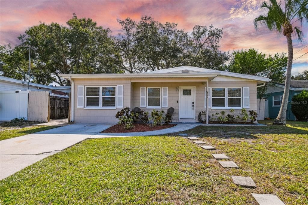 4506 W PEARL AVENUE TAMPA, FL 33611