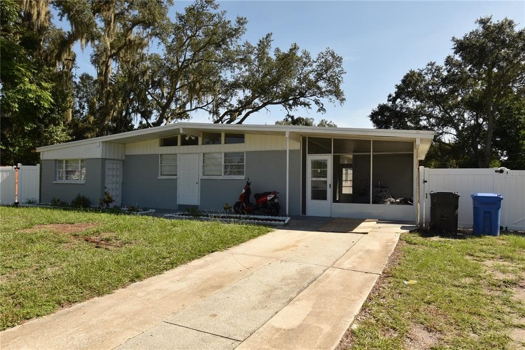 1103 TEAKWOOD AVENUE TAMPA, FL 33613