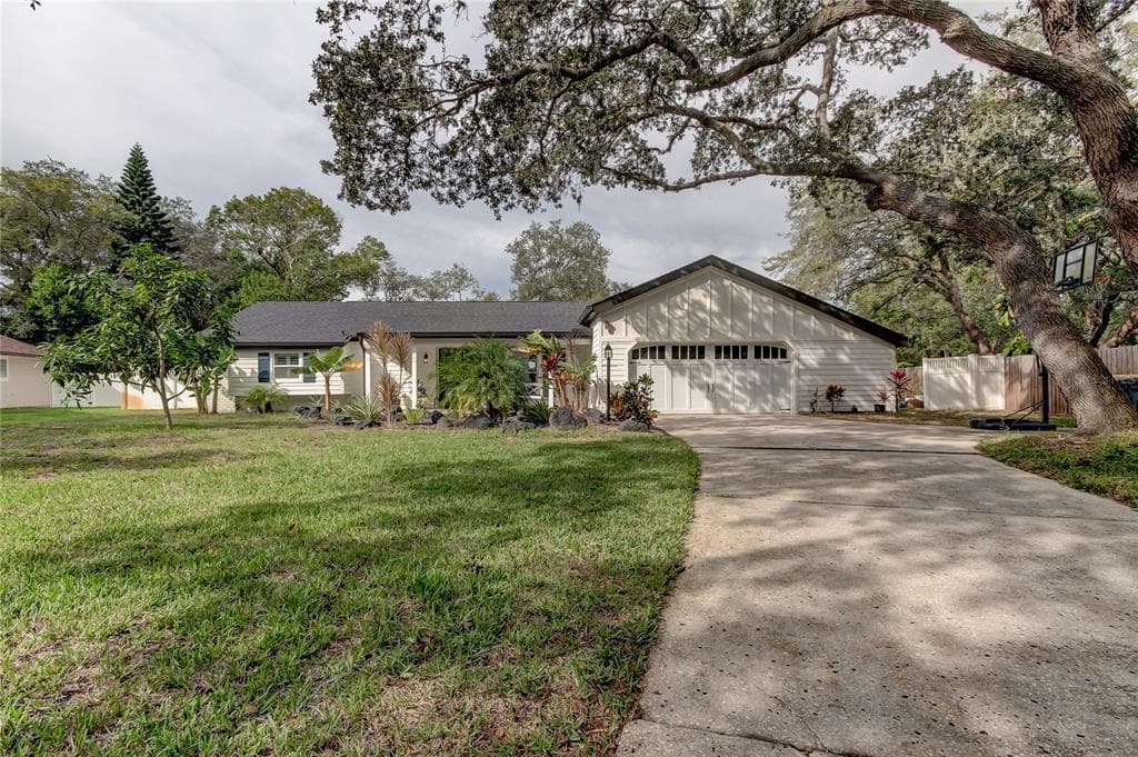 2816 PHEASANT RUN CLEARWATER, FL 33759