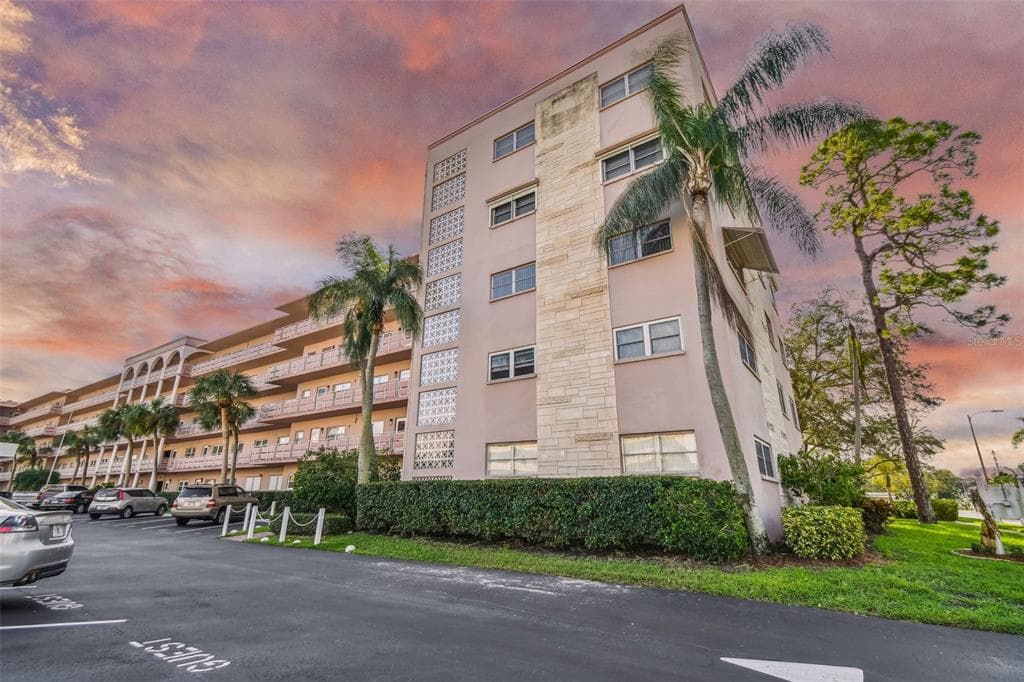 5521 80TH STREET N UNIT 409 ST PETERSBURG, FL 33709