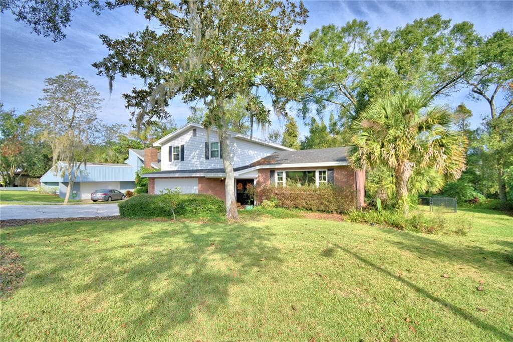 912 BROOKWOOD DRIVE