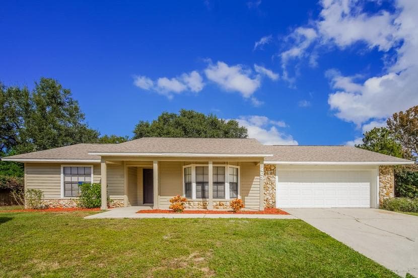 403 BLUEBERRY DRIVE EUSTIS, FL 32726