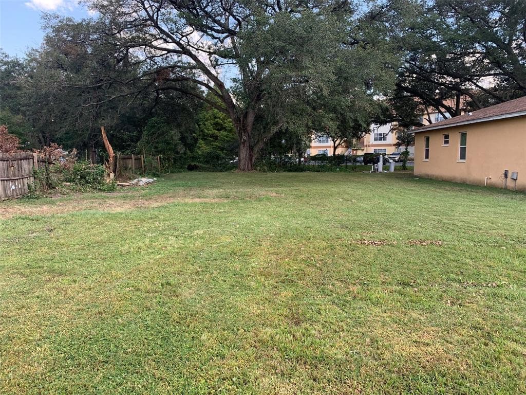 3813 VALLEY TREE DRIVE TAMPA, FL 33610