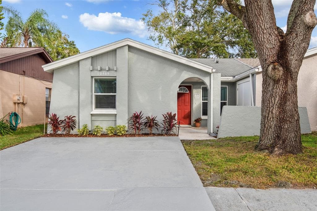 10464 ROSEMOUNT DRIVE TAMPA, FL 33624