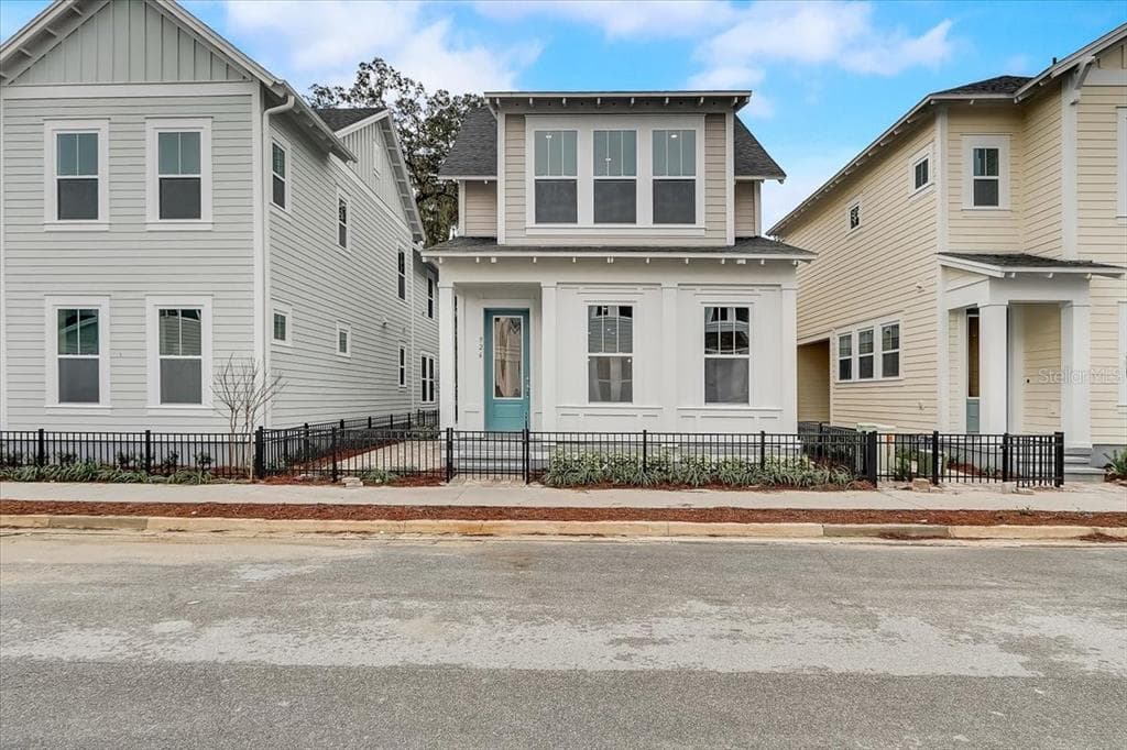 926 MCKINNON SQUARE WINTER GARDEN, FL 34787