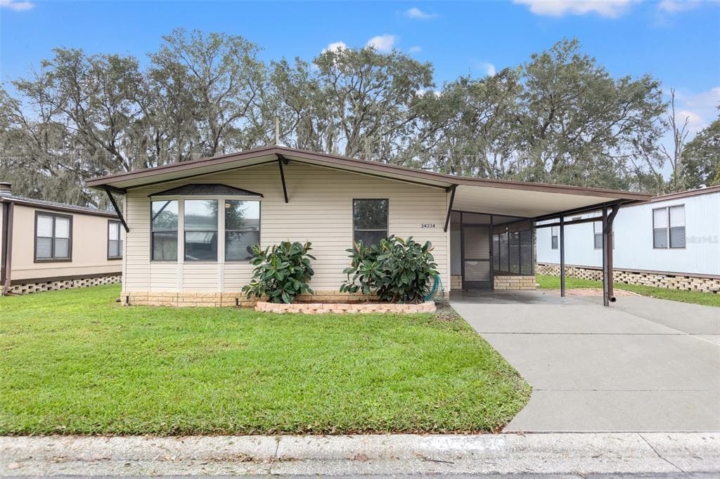 34334 LODGE DRIVE WESLEY CHAPEL, FL 33543