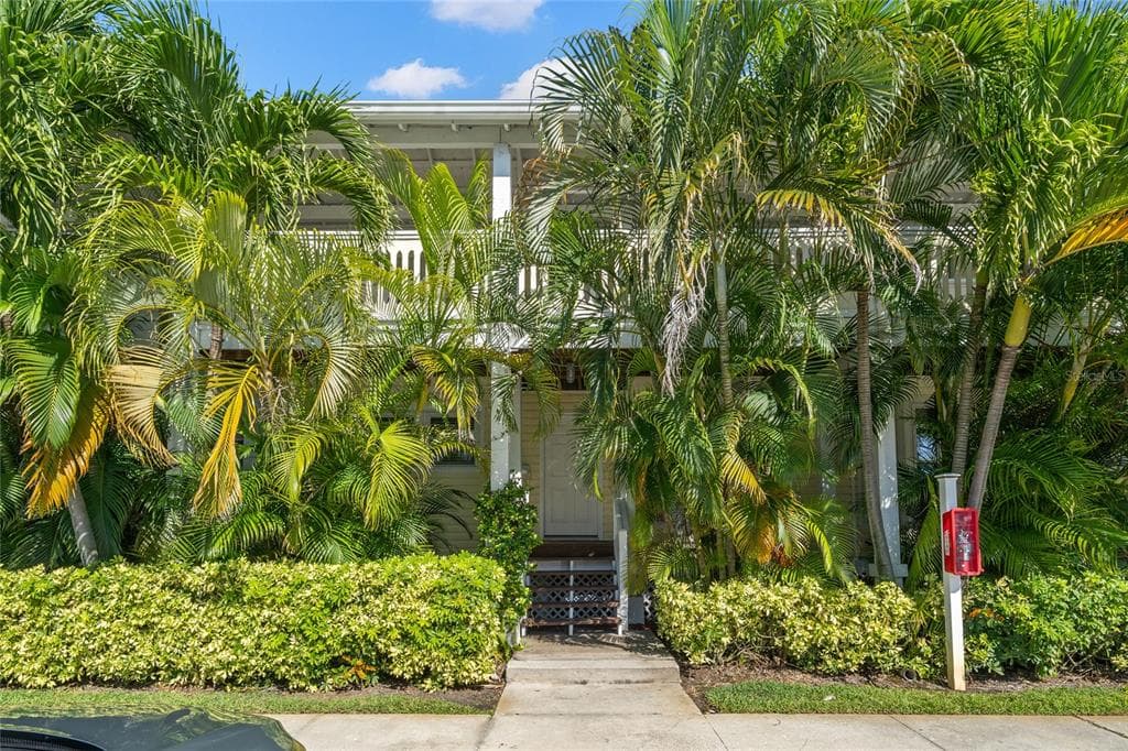 10399 PARADISE BOULEVARD UNIT 102 TREASURE ISLAND, FL 33706