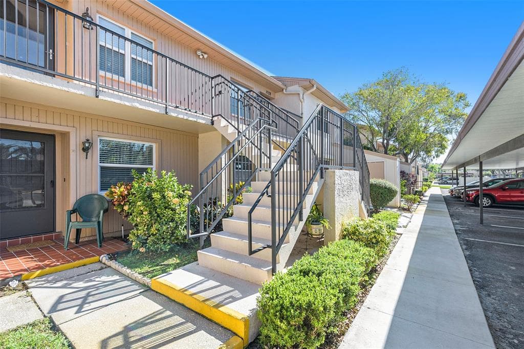 1130 BOWSPRIT LANE UNIT 1130 HOLIDAY, FL 34691