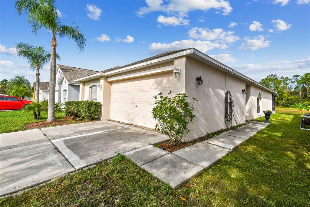 30531 BIRDHOUSE DRIVE WESLEY CHAPEL, FL 33545
