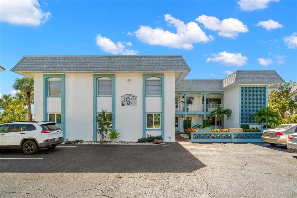 11700 CAPRI CIRCLE S UNIT 1 TREASURE ISLAND, FL 33706