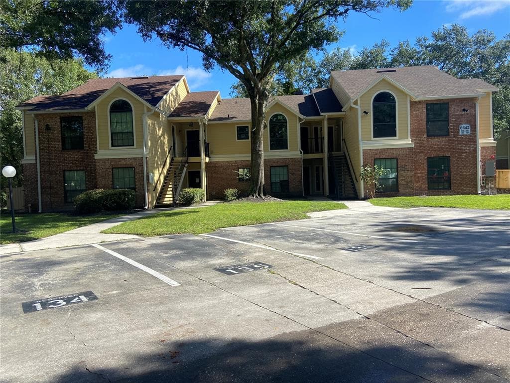 8642 MALLARD RESERVE DRIVE UNIT 201 TAMPA, FL 33614
