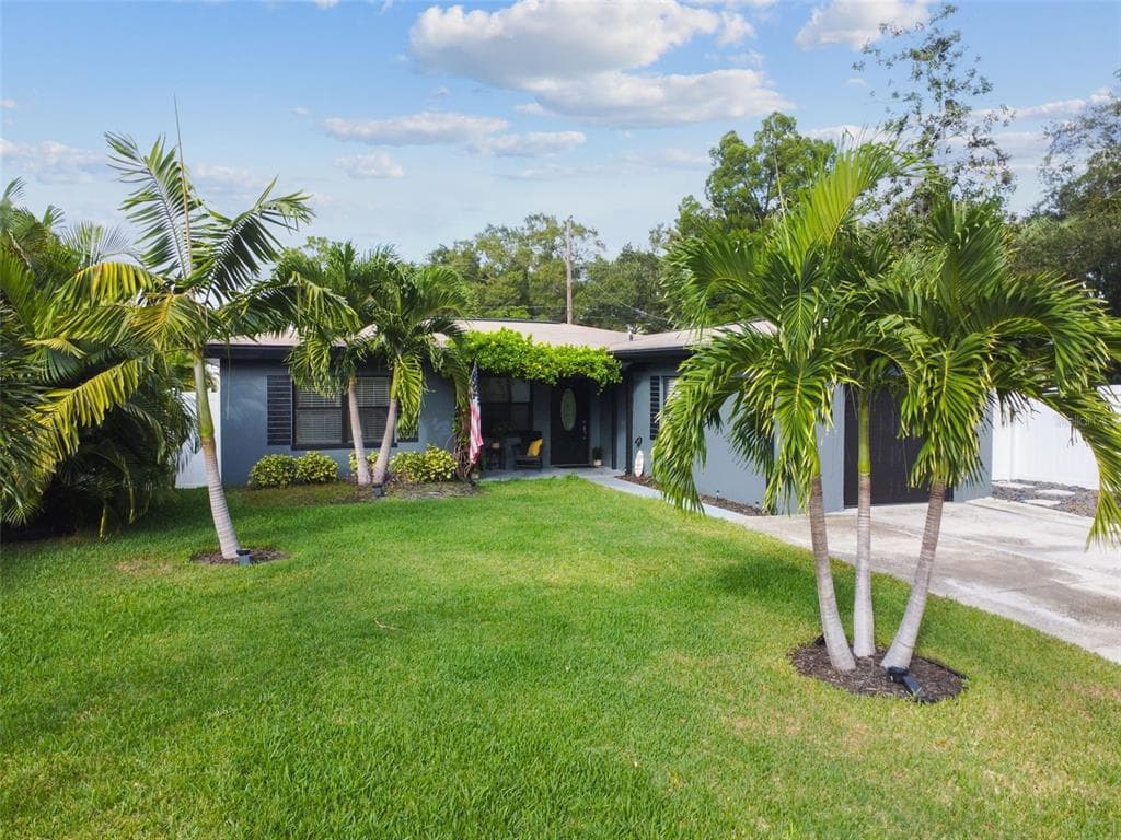 8315 40TH PLACE N ST PETERSBURG, FL 33709