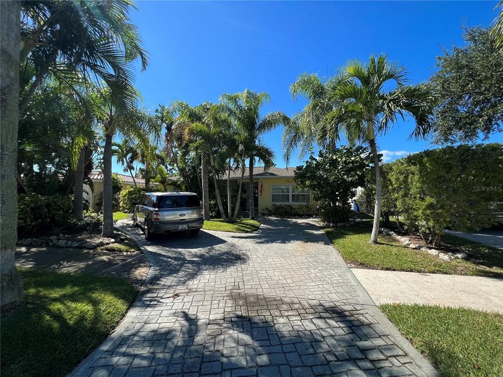 914 NARCISSUS AVENUE CLEARWATER, FL 33767