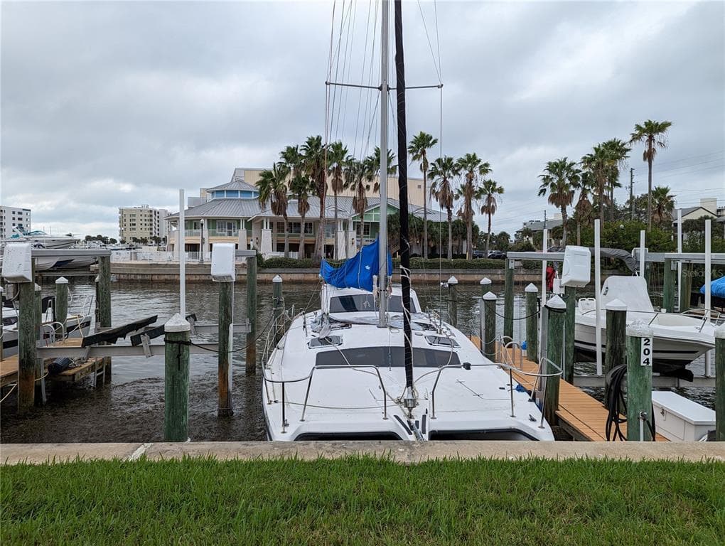 423 S PAULA DRIVE UNIT 204 DUNEDIN, FL 34698