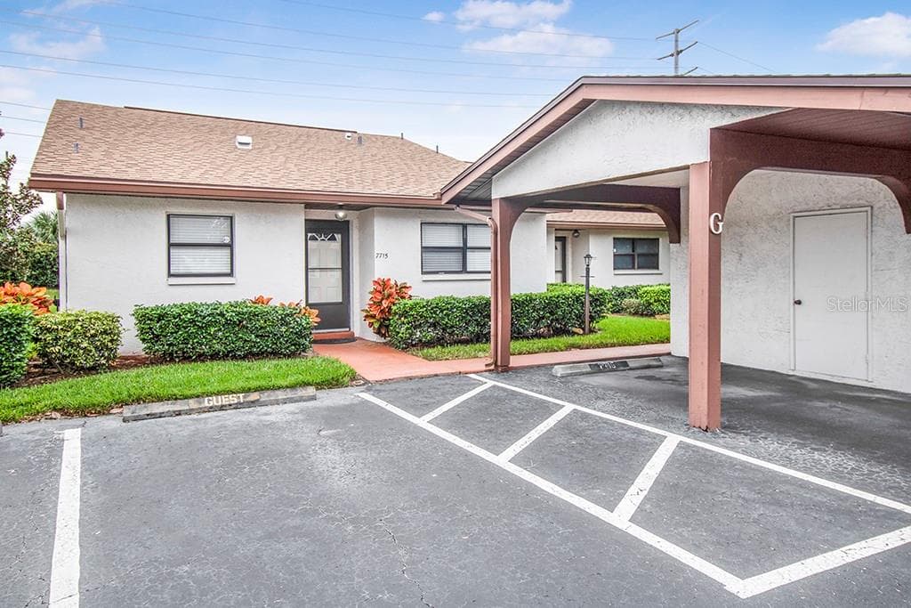 7715 RADCLIFFE CIRCLE PORT RICHEY, FL 34668