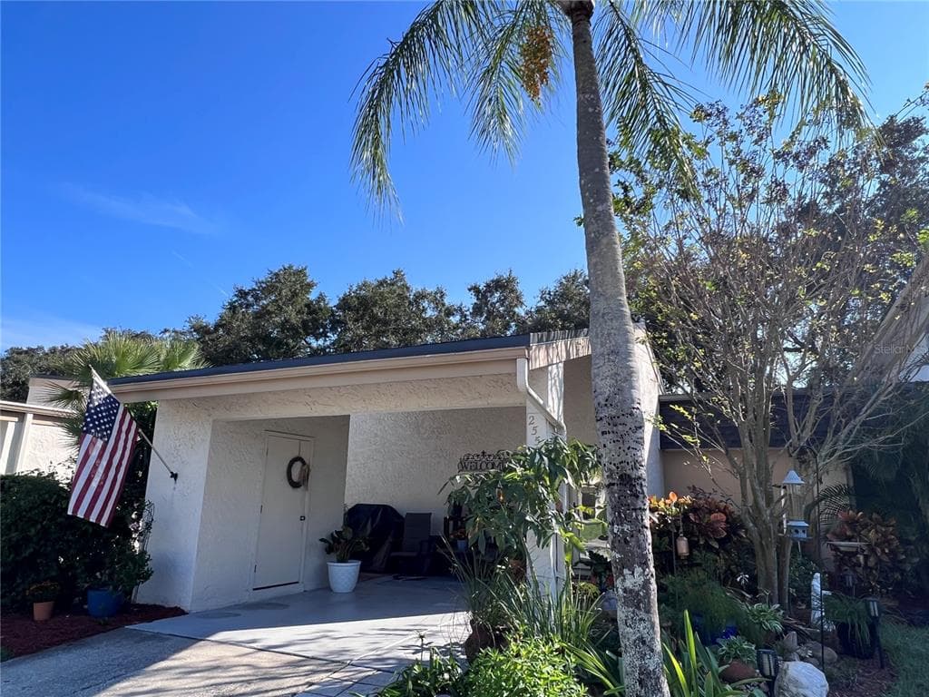 2554 FOREST RUN COURT CLEARWATER, FL 33761