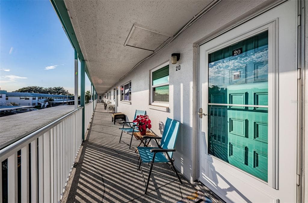 5356 81ST STREET N UNIT 20 ST PETERSBURG, FL 33709