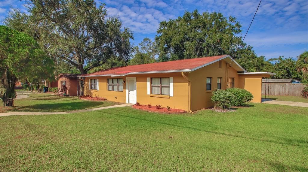 3218 E HANNA AVENUE TAMPA, FL 33610