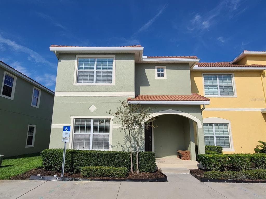 8925 CANDY PALM ROAD KISSIMMEE, FL 34747