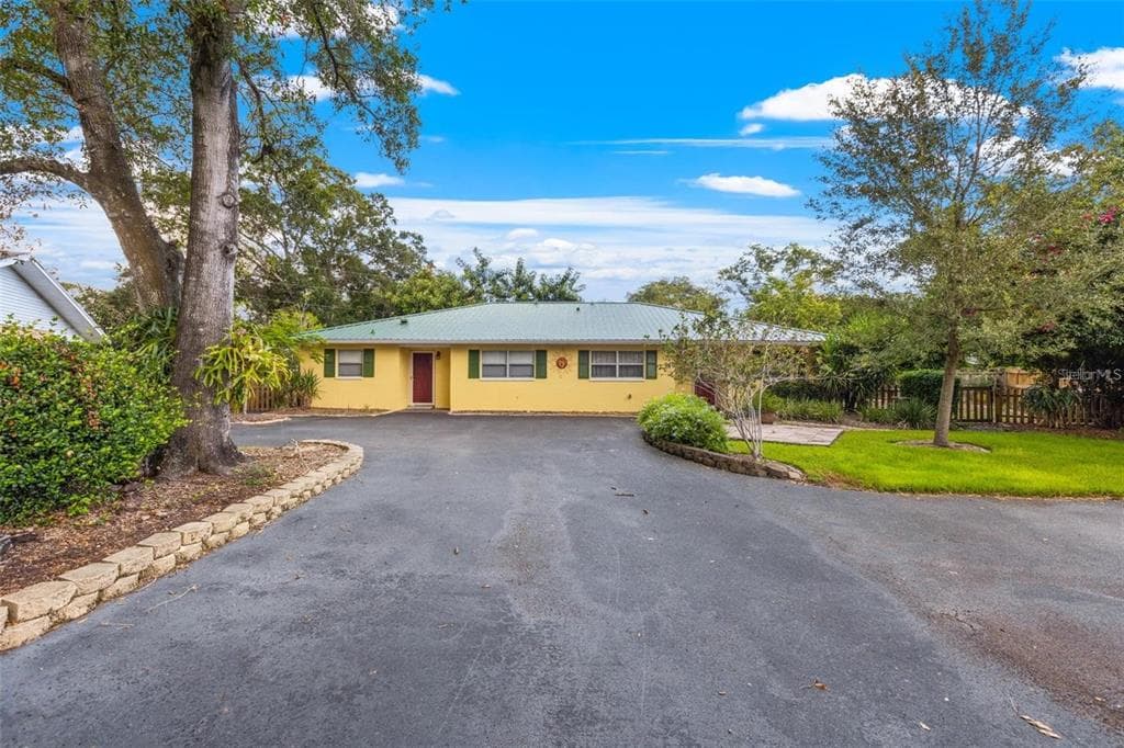 6396 27 STREET N ST PETERSBURG, FL 33702