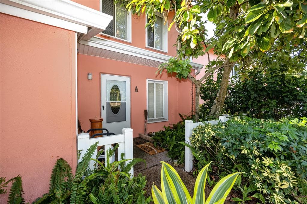 4160 35TH TERRACE S UNIT A ST PETERSBURG, FL 33711