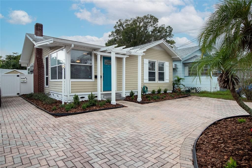 1152 35TH AVENUE N ST PETERSBURG, FL 33704