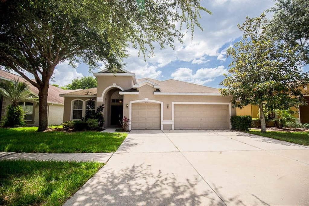 15111 SHEARCREST DRIVE LITHIA, FL 33547
