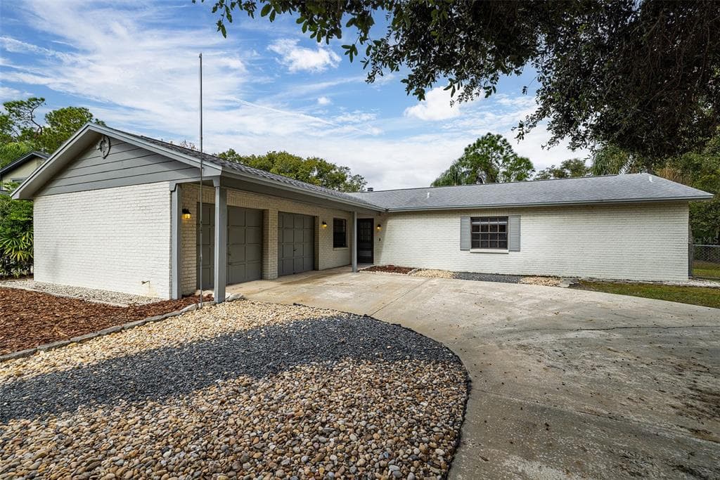 23755 LAKE HILLS DRIVE LUTZ, FL 33559