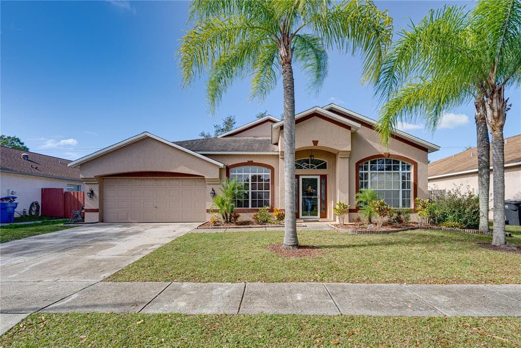 439 COUNTRY VINEYARD DRIVE VALRICO, FL 33594