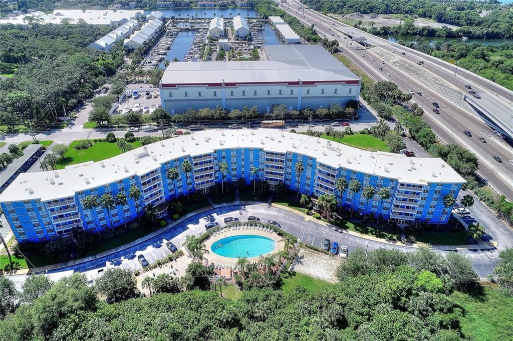 3315 58TH AVENUE S UNIT 115 ST PETERSBURG, FL 33712