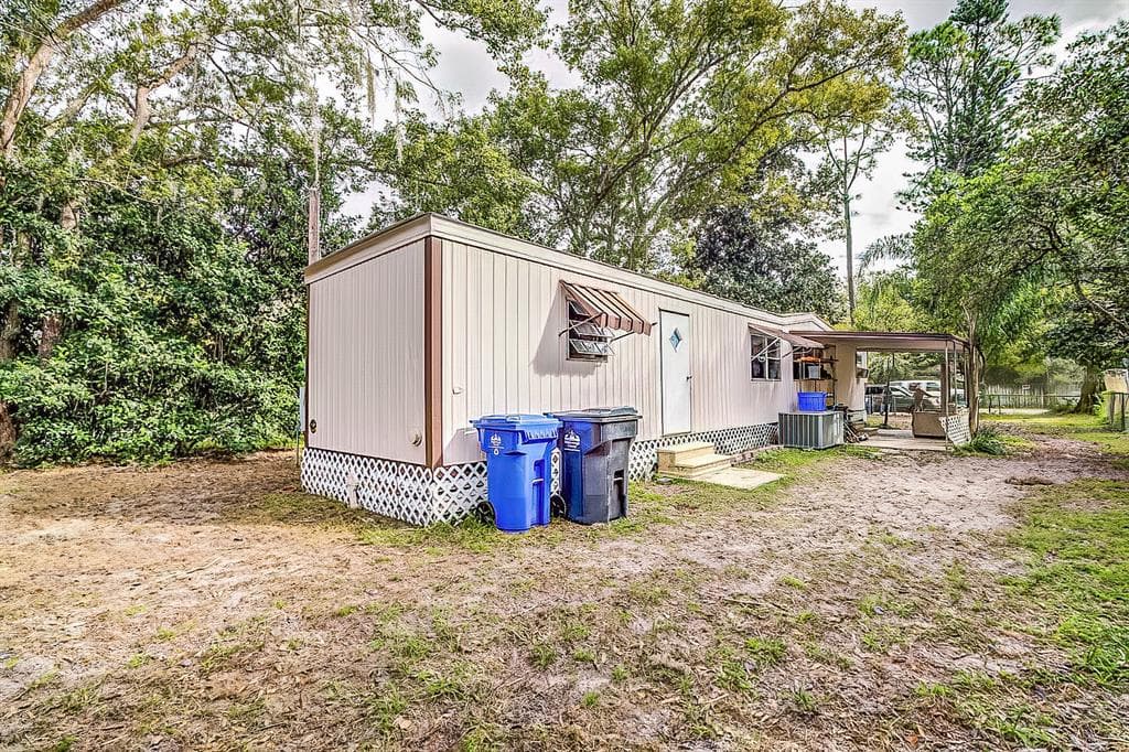 902 MONTANA AVENUE LUTZ, FL 33548