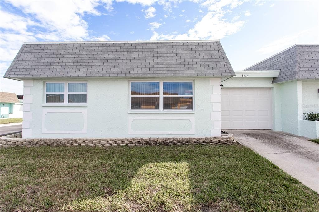 8477 AUSTIN N UNIT 11 PINELLAS PARK, FL 33781