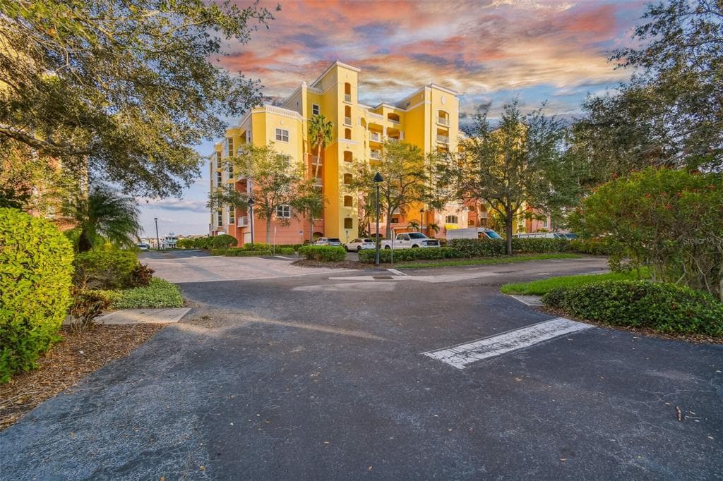 610 RIVIERA DUNES WAY UNIT 307 PALMETTO, FL 34221
