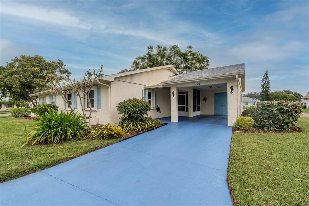 2318 GRENOBLE PLACE UNIT 181 SUN CITY CENTER, FL 33573