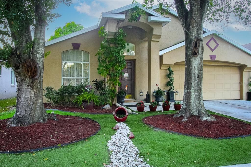 310 SONOMA DRIVE VALRICO, FL 33594
