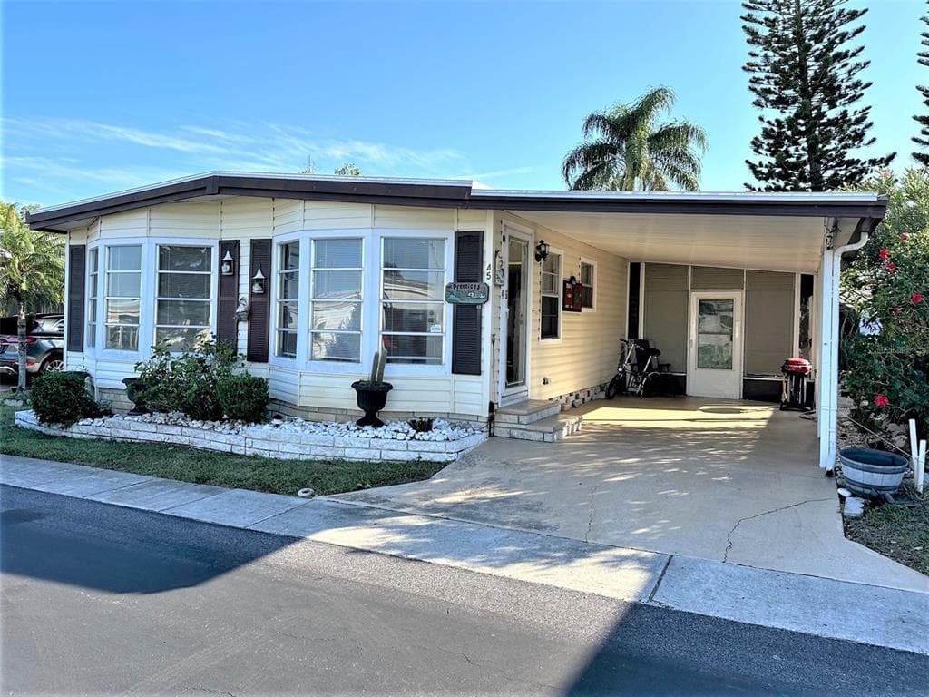 45 ROYAL PALM CIRCLE LARGO, FL 33778