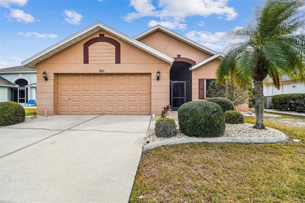 1611 E DEL WEBB BOULEVARD UNIT 49 SUN CITY CENTER, FL 33573