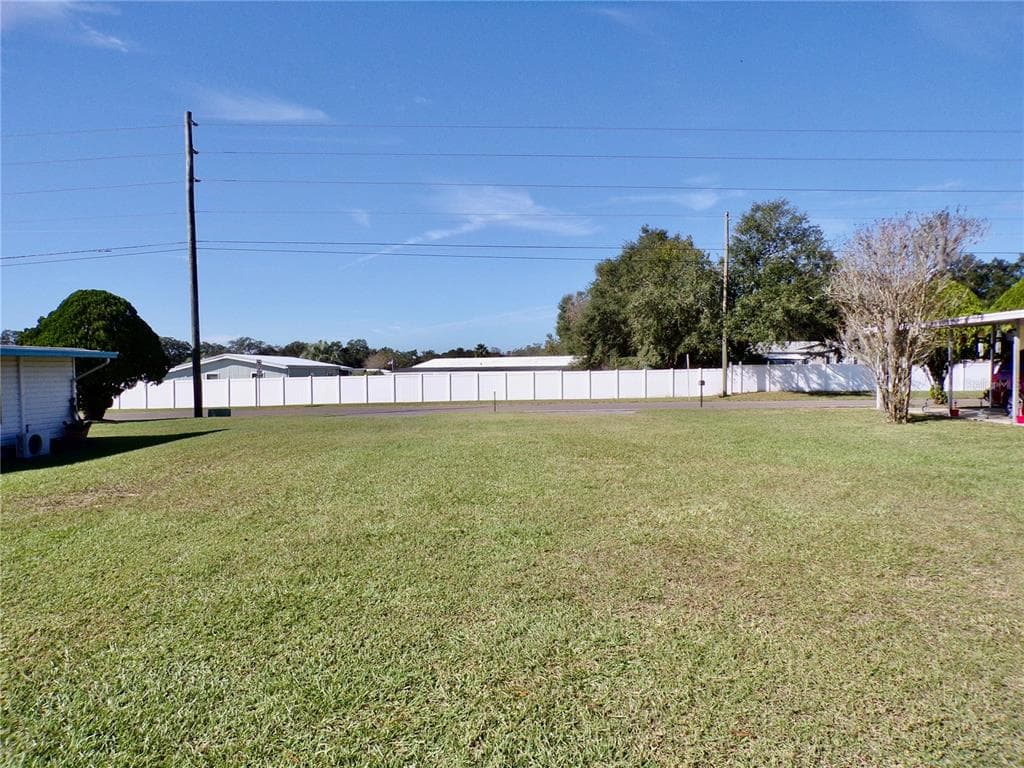5606 DEAN DAIRY ROAD ZEPHYRHILLS, FL 33541