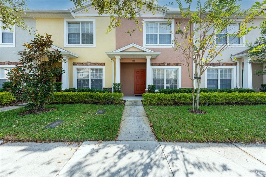 1108 SLEEPY OAK DRIVE WESLEY CHAPEL, FL 33543