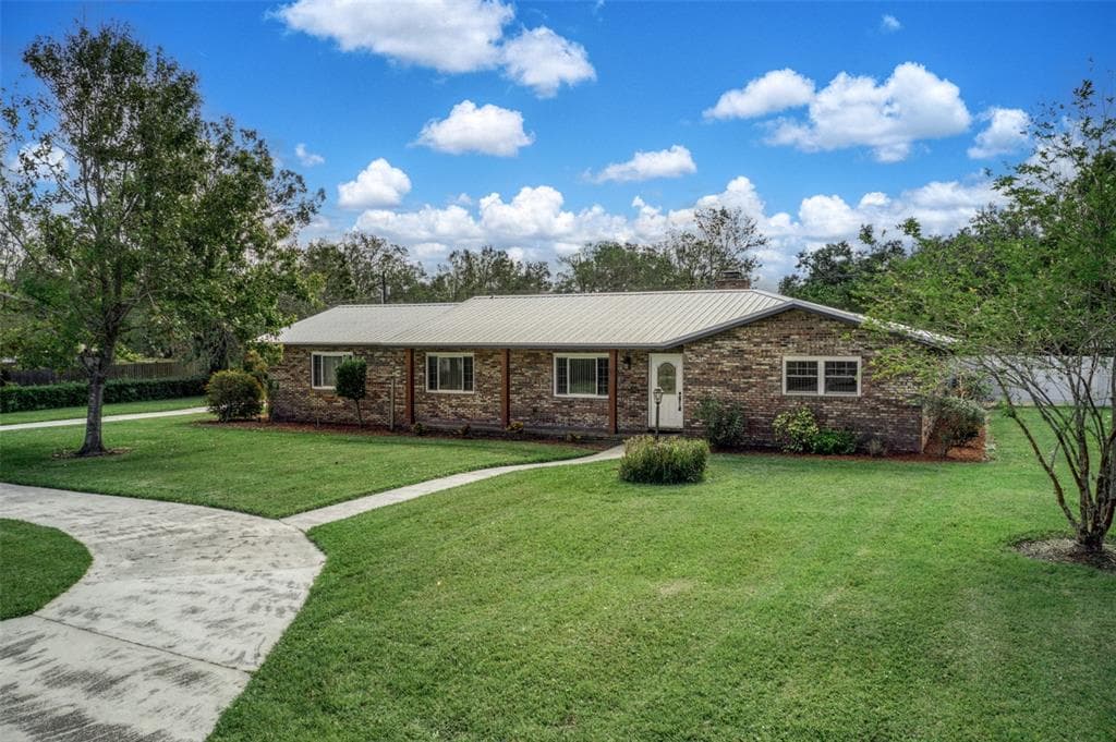 185 MYRTLE DRIVE